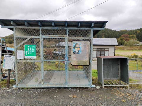 ゴミ収集所小屋前