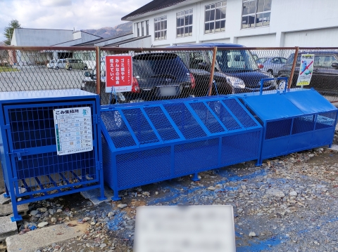 ゴミ収集所小屋後